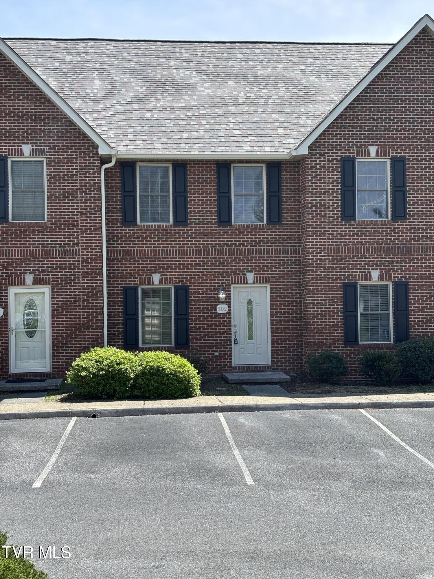 1708 Cherokee Road, Unit 302 Johnson City, TN 37604 - Photo 1 of 1 IMG_1443