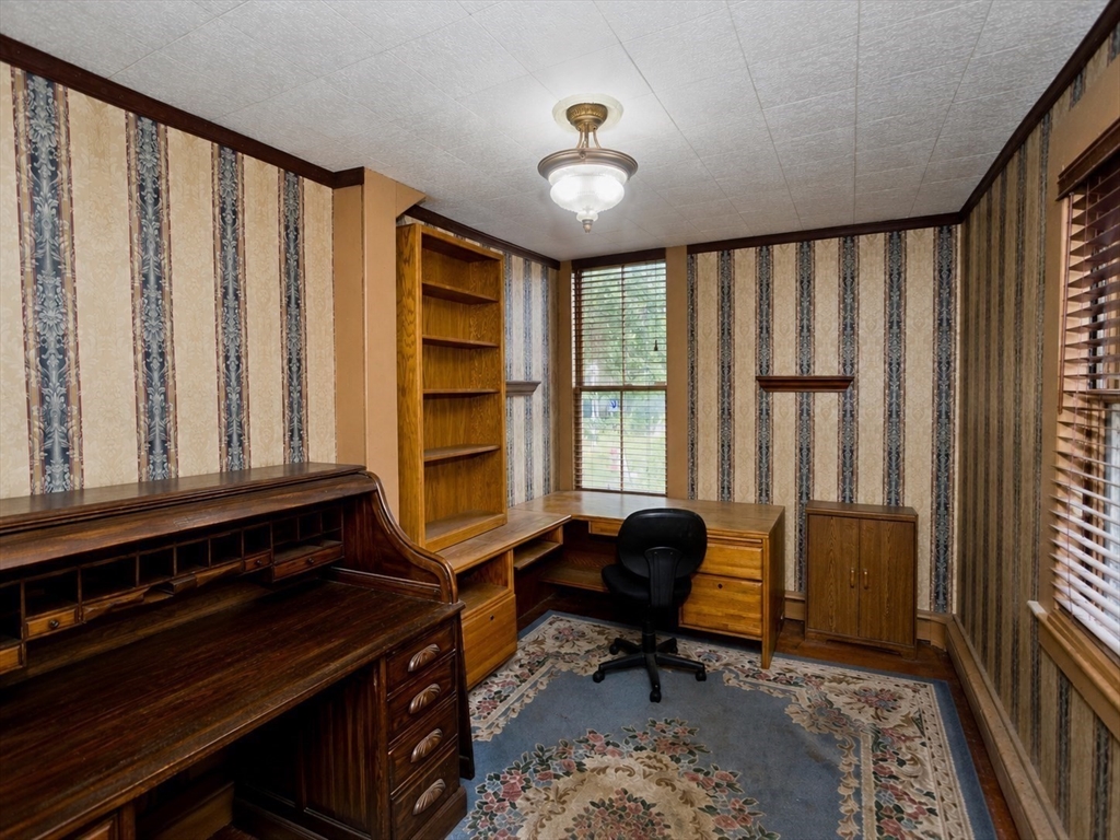 2 Crescent Hill Springfield, MA 01105 - Photo 12 of 42