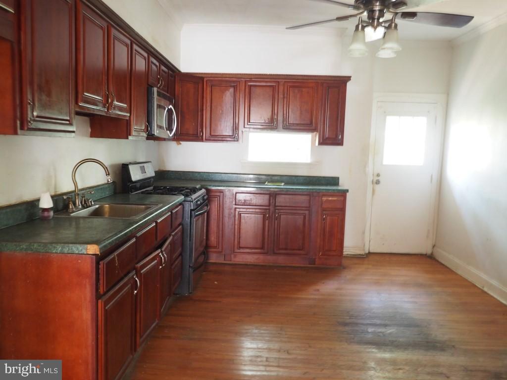 1673 Darley Avenue Baltimore, MD 21213 - Photo 5 of 17 Kitchen