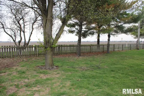 $2,050 | 2807 Cronin Drive, Springfield, IL 62711