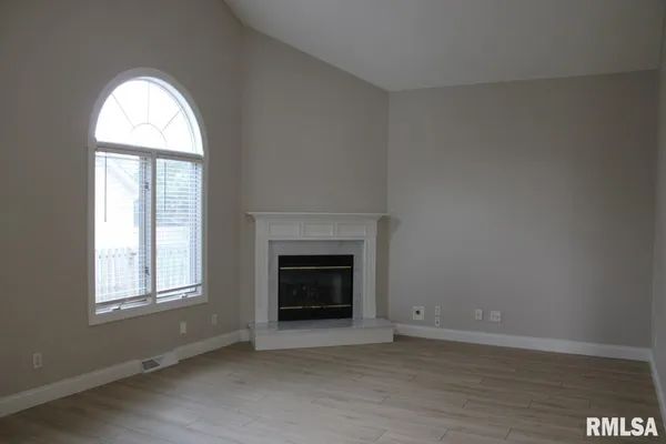 $2,050 | 2807 Cronin Drive, Springfield, IL 62711