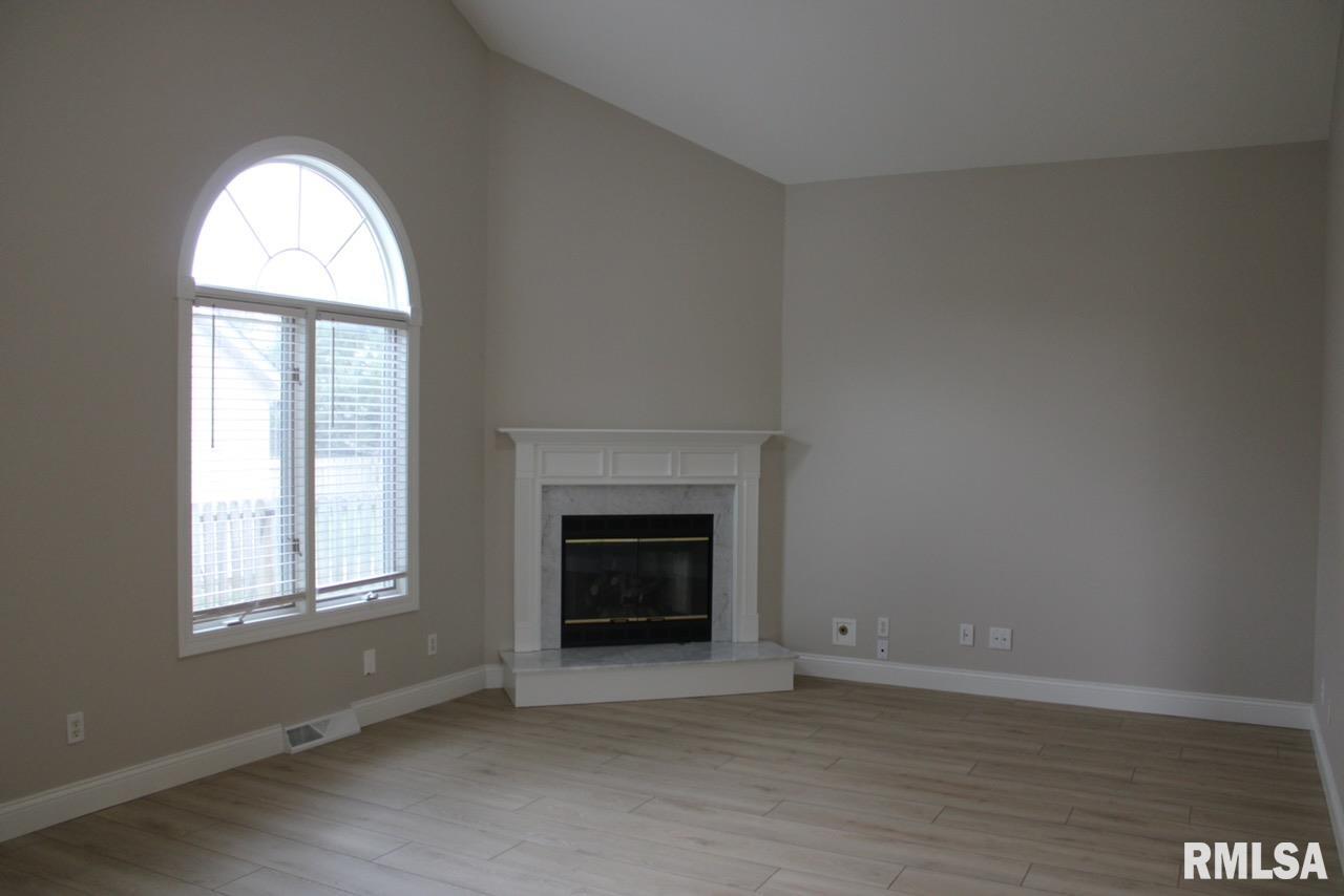 2807 Cronin Drive Springfield, IL 62711 - Photo 4 of 15