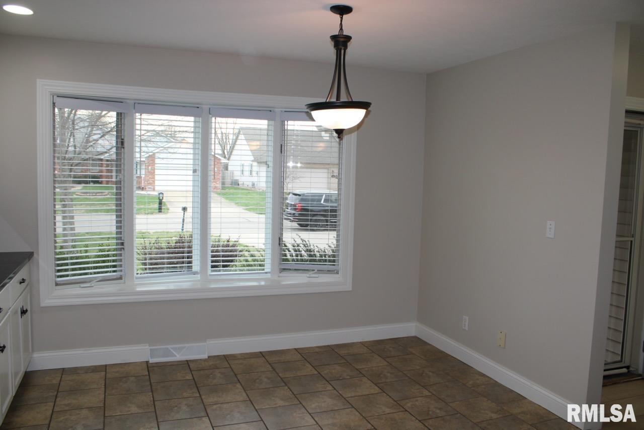 2807 Cronin Drive Springfield, IL 62711 - Photo 7 of 15