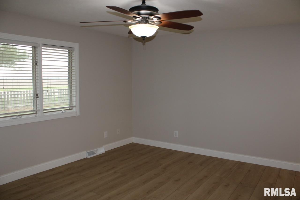 2807 Cronin Drive Springfield, IL 62711 - Photo 8 of 15