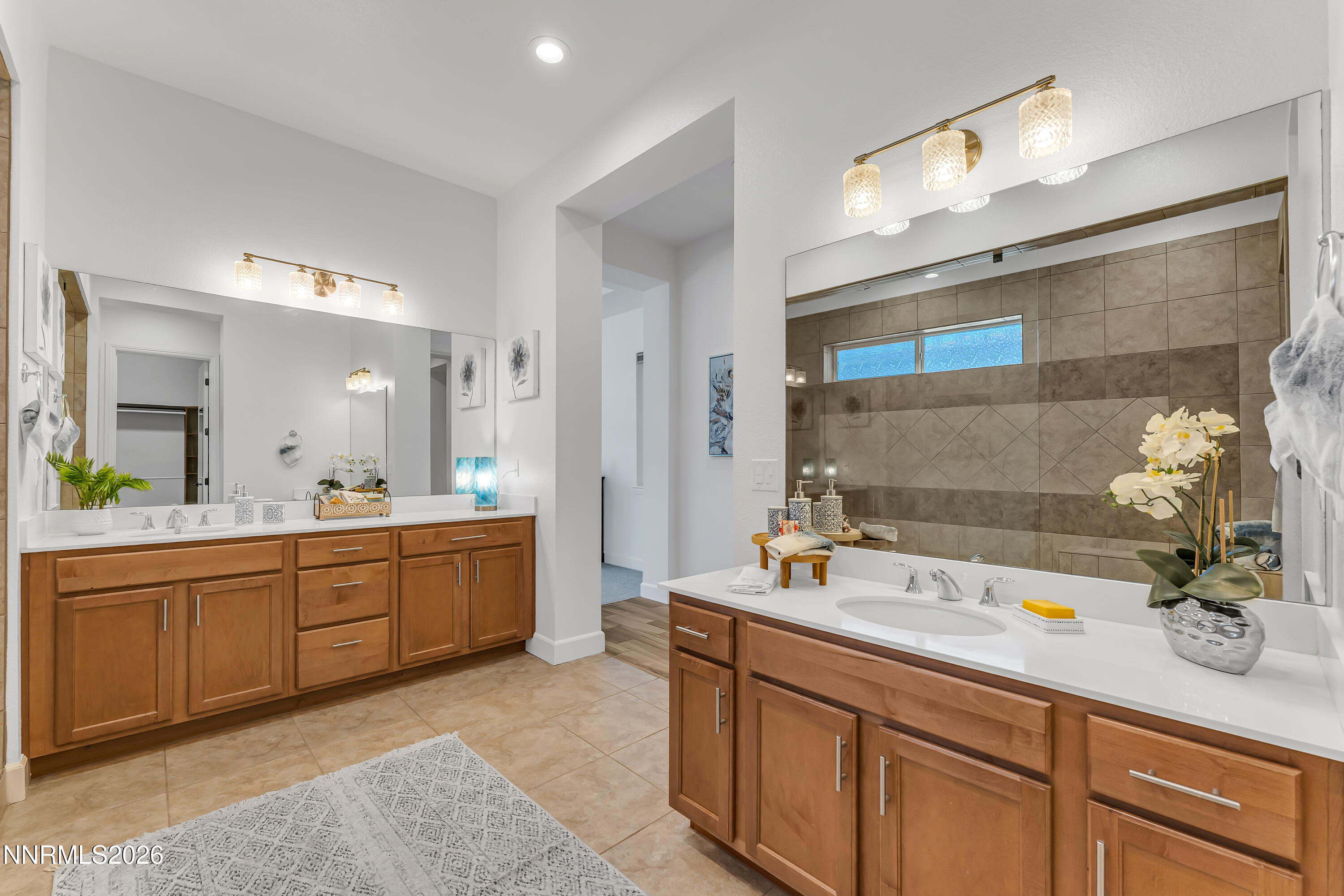 9728 Silverspar Street Reno, NV 89521 - Photo 16 of 42 Primary bath