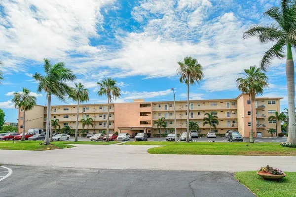$1,600 | 2615 Northeast 1st Court, Unit 303, Boynton Beach, FL 33435