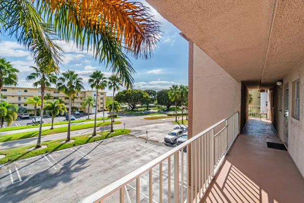 $1,600 | 2615 Northeast 1st Court, Unit 303, Boynton Beach, FL 33435