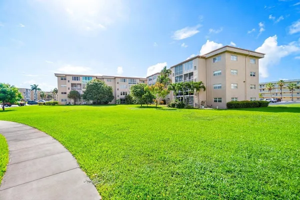 $1,600 | 2615 Northeast 1st Court, Unit 303, Boynton Beach, FL 33435