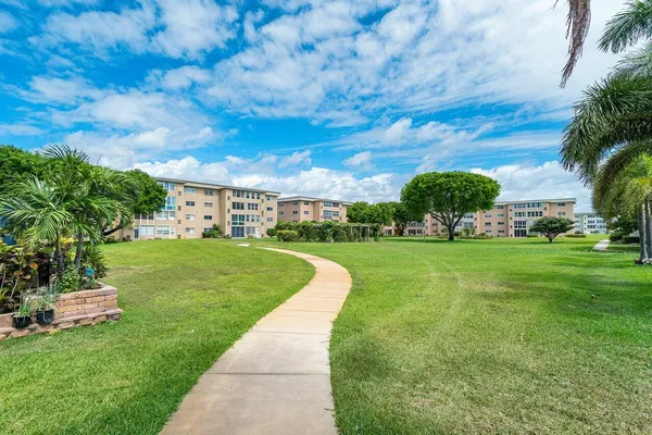 $1,600 | 2615 Northeast 1st Court, Unit 303, Boynton Beach, FL 33435