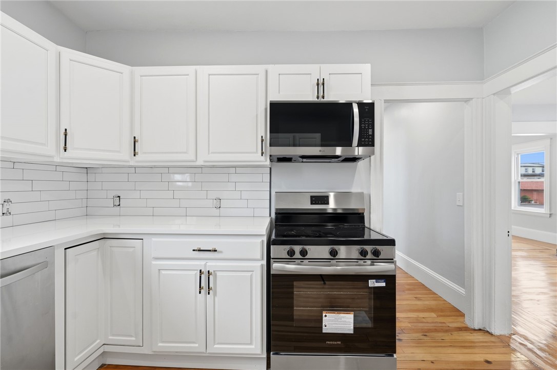 25 Lambert Street Cranston, RI 02910 - Photo 5 of 37