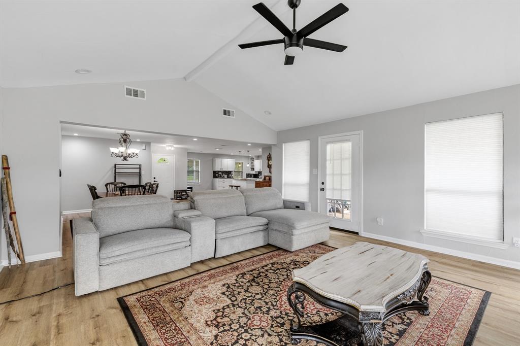 191 Klutts Road McLendon-Chisholm, TX 75032 - Photo 19 of 40 a living room with furniture and a rug