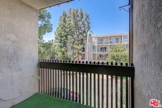 $479,000 | 5950 Canterbury Drive, Unit C210, Culver City, CA 90230