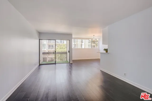 $479,000 | 5950 Canterbury Drive, Unit C210, Culver City, CA 90230