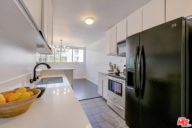 $479,000 | 5950 Canterbury Drive, Unit C210, Culver City, CA 90230