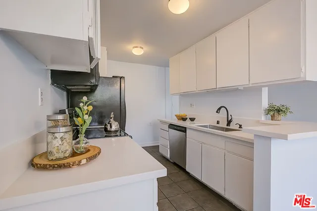 $479,000 | 5950 Canterbury Drive, Unit C210, Culver City, CA 90230