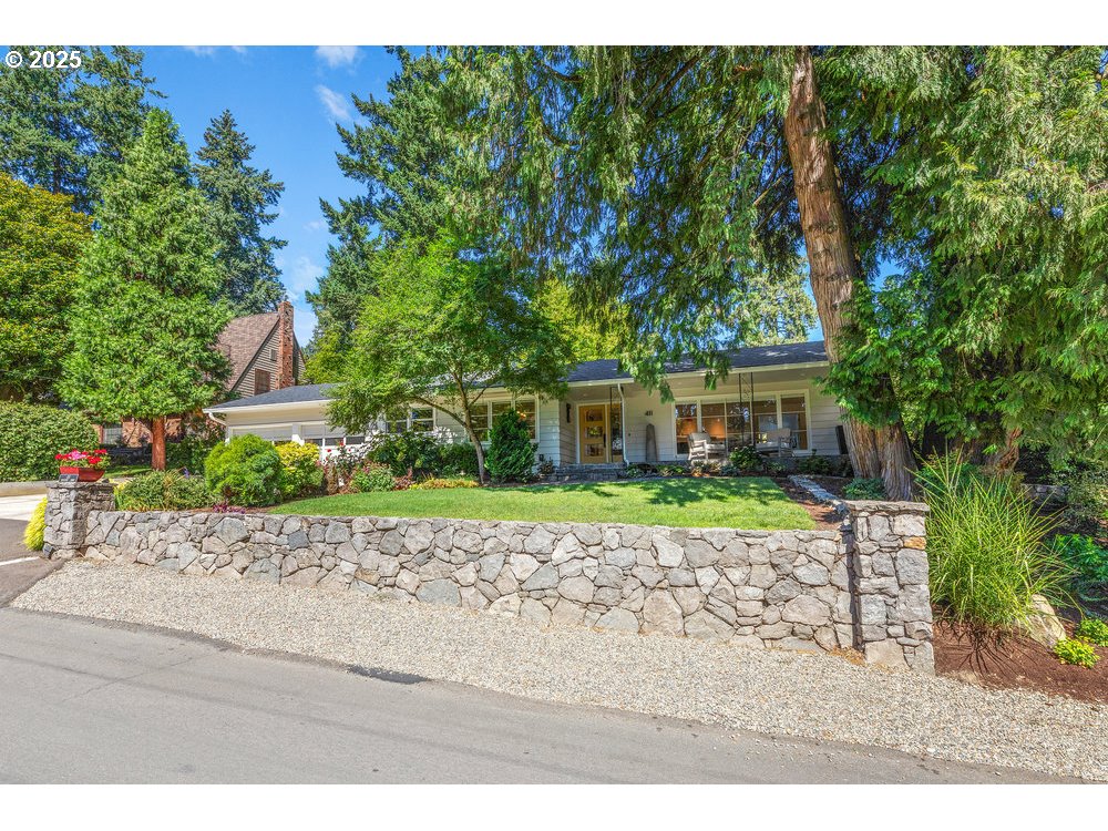 411 Ridgeway Road Lake Oswego, OR 97034 - Photo 1 of 45 Gallery Image 1