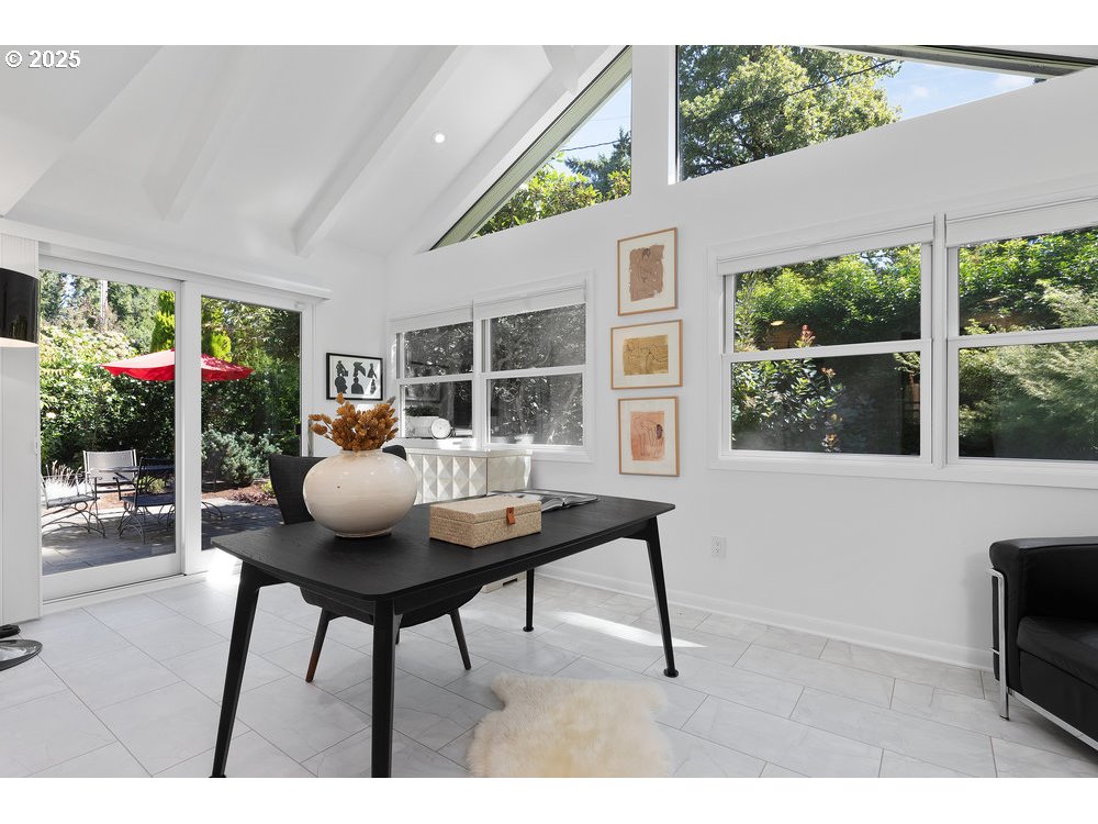 411 Ridgeway Road Lake Oswego, OR 97034 - Photo 13 of 45 Gallery Image 13