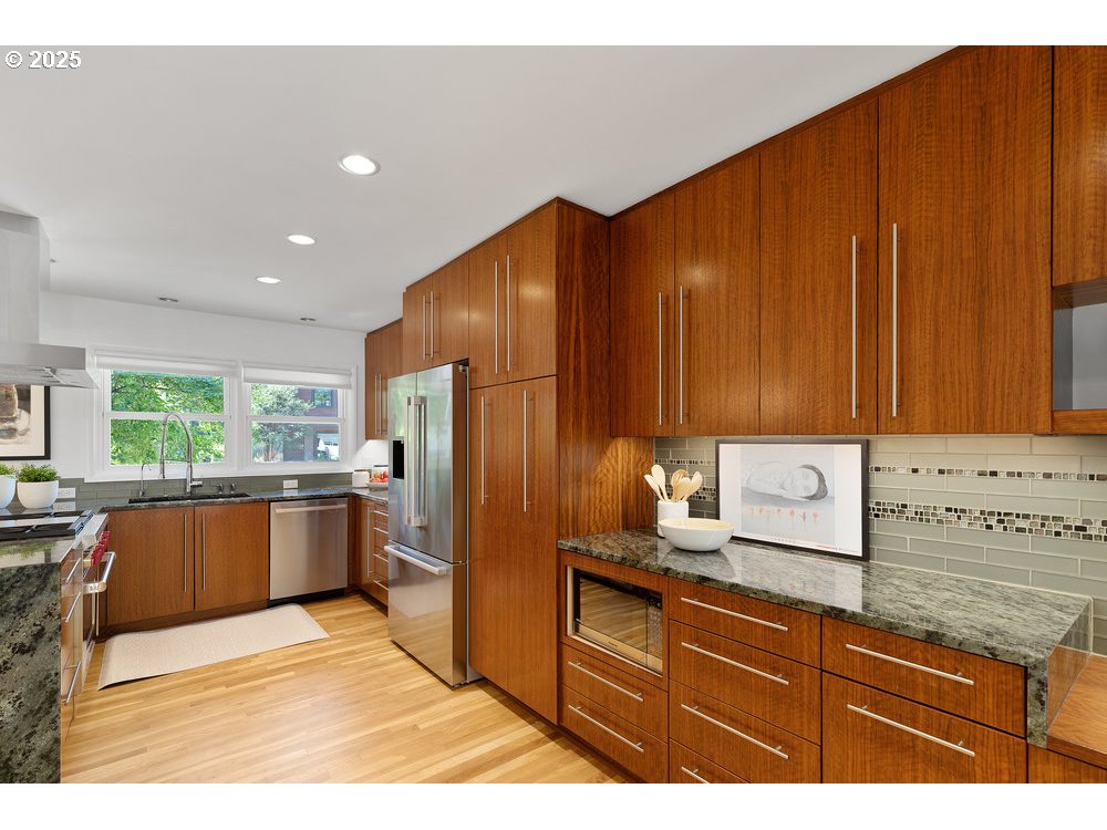 411 Ridgeway Road Lake Oswego, OR 97034 - Photo 23 of 45 Gallery Image 23