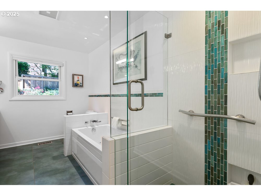 411 Ridgeway Road Lake Oswego, OR 97034 - Photo 34 of 45 Gallery Image 34