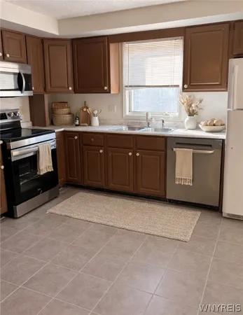 $2,000 | 141 Draden Lane, Unit 141, Amherst, NY 14228