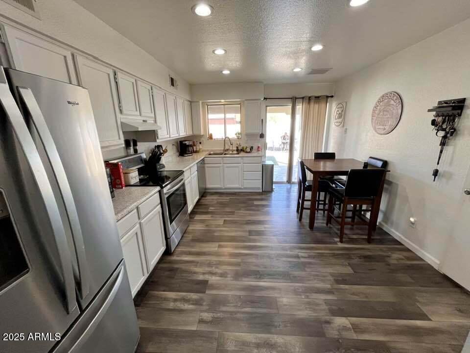 2825 South Mariposa Road Apache Junction, AZ 85119 - Photo 3 of 17 kitchen 4
