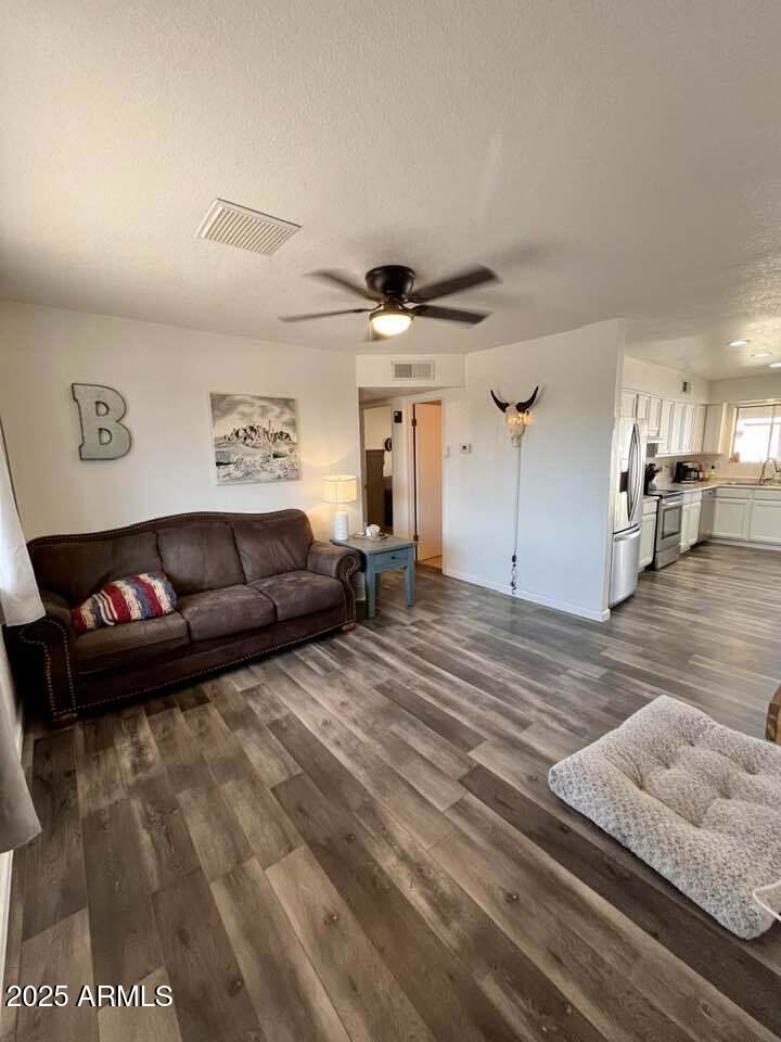 2825 South Mariposa Road Apache Junction, AZ 85119 - Photo 7 of 17 living room kitchen