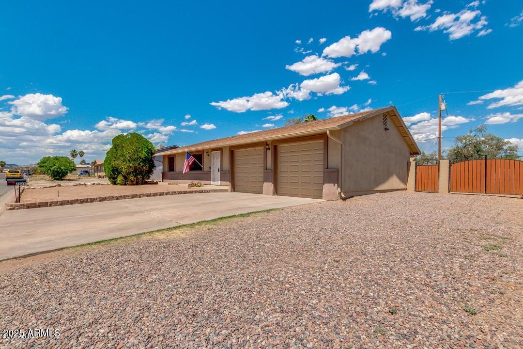 2825 South Mariposa Road Apache Junction, AZ 85119 - Photo 10 of 17 side
