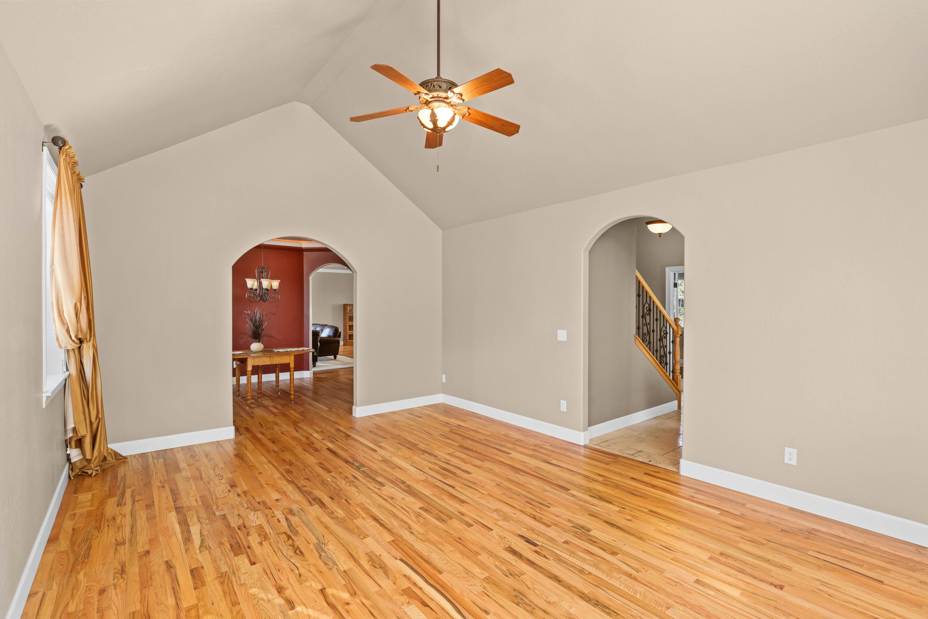 935 Applegate Street Jacksonville, OR 97530 - Photo 5 of 43 EP1A1274