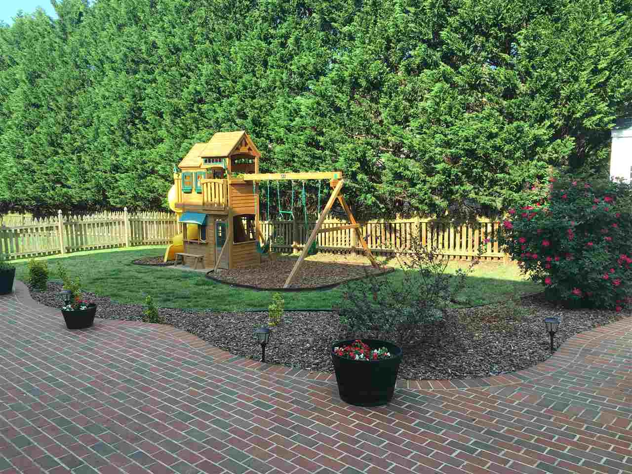 9112 Breeland Way Raleigh, NC 27613 - Photo 18 of 25 Photo 18