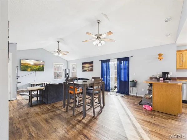 $275,000 | 15781 Terris Lane, St. Robert, MO 65584
