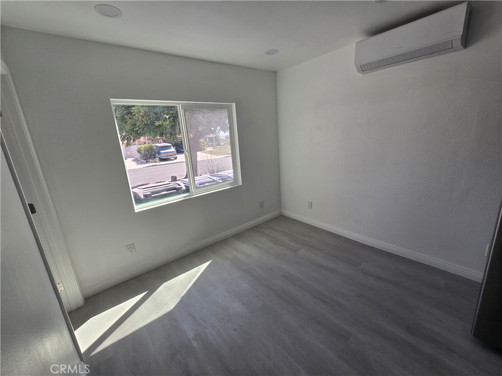 15721 Lake Ridge Road, Unit B Lake Elsinore, CA 92530 - Photo 7 of 8