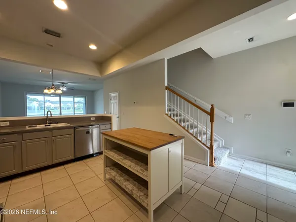 $2,000 | 7034 Roundleaf Drive, Jacksonville, FL 32258