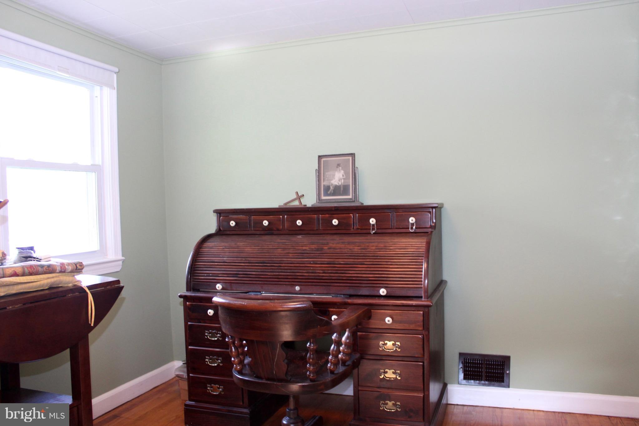 5648 B Calyn Road Catonsville, MD 21228 - Photo 15 of 21 Bedroom 2 used as office