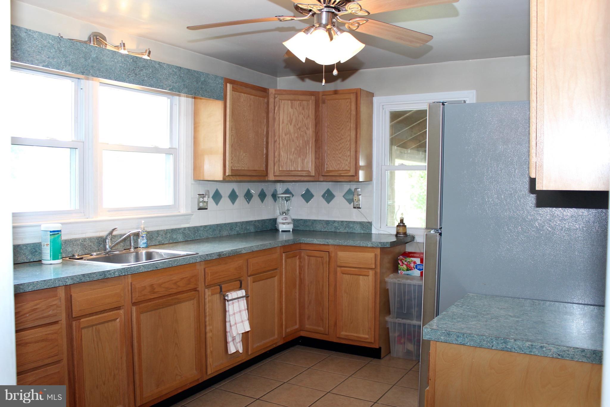 5648 B Calyn Road Catonsville, MD 21228 - Photo 7 of 21 Kitchen
