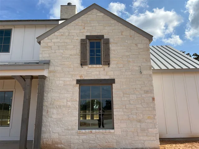 a bathroom with a tub