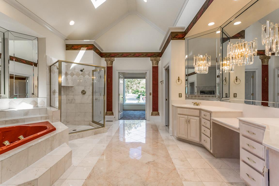 413 Ridgecrest Lane Lebanon, TN 37087 - Photo 13 of 30 MARBLE, WHIRLPOOL TUB, SKYLIGHTS AND MORE IN THIS MASTER BATH