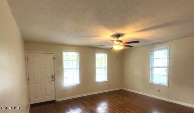 1006 Duke Street Beaufort, SC 29902 - Photo 2 of 13 Living Room
