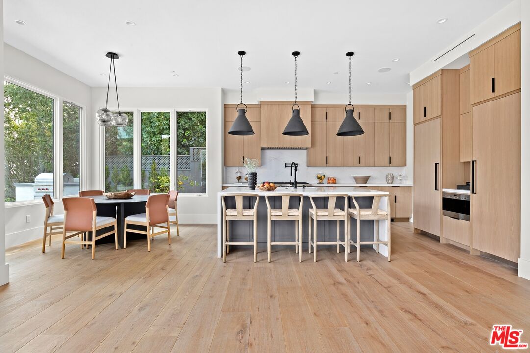 13336 Chalon Road Los Angeles, CA 90049 - Photo 4 of 41 Gallery Image 4