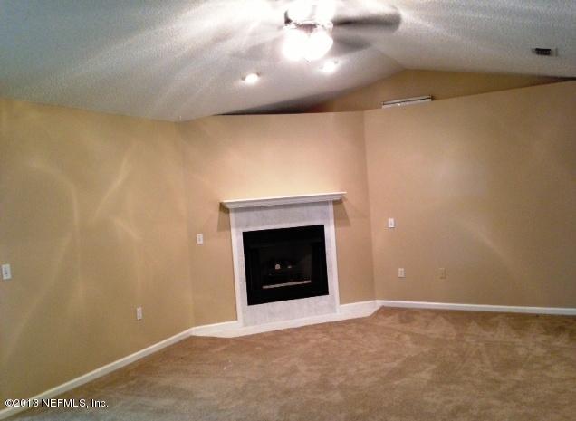 85467 Avant Road Yulee, FL 32097 - Photo 3 of 10 Family Room