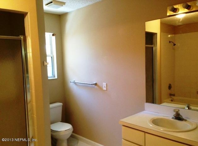 85467 Avant Road Yulee, FL 32097 - Photo 7 of 10 Master Bathroom