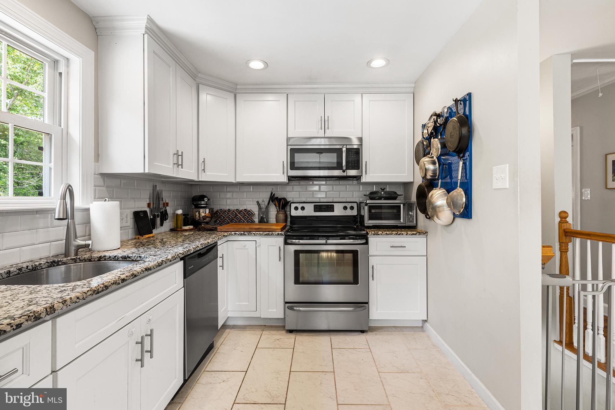 5227 Reservation Road Drexel Hill, PA 19026 - Photo 9 of 38