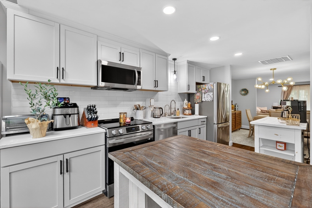 425 Maple Brook Road, Unit 425 Bellingham, MA 02019 - Photo 7 of 24 Gallery Image 7