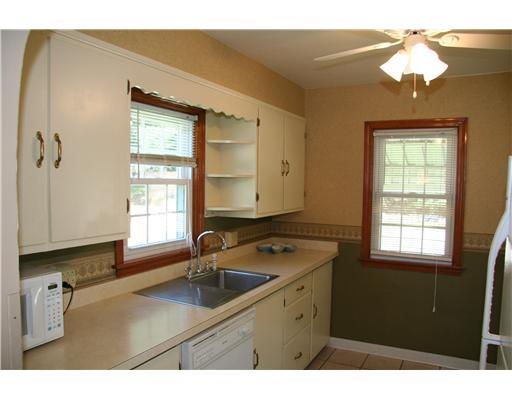 801 Highland Road Sharon, PA 16146 - Photo 6 of 11 Kitchen.