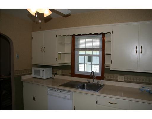 801 Highland Road Sharon, PA 16146 - Photo 7 of 11 Kitchen.