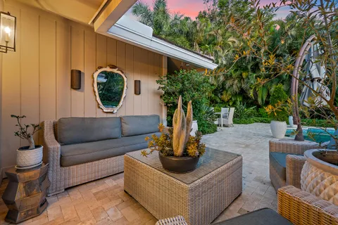 $1,200,000 | 10 Bentwood Road, Palm Beach Gardens, FL 33418