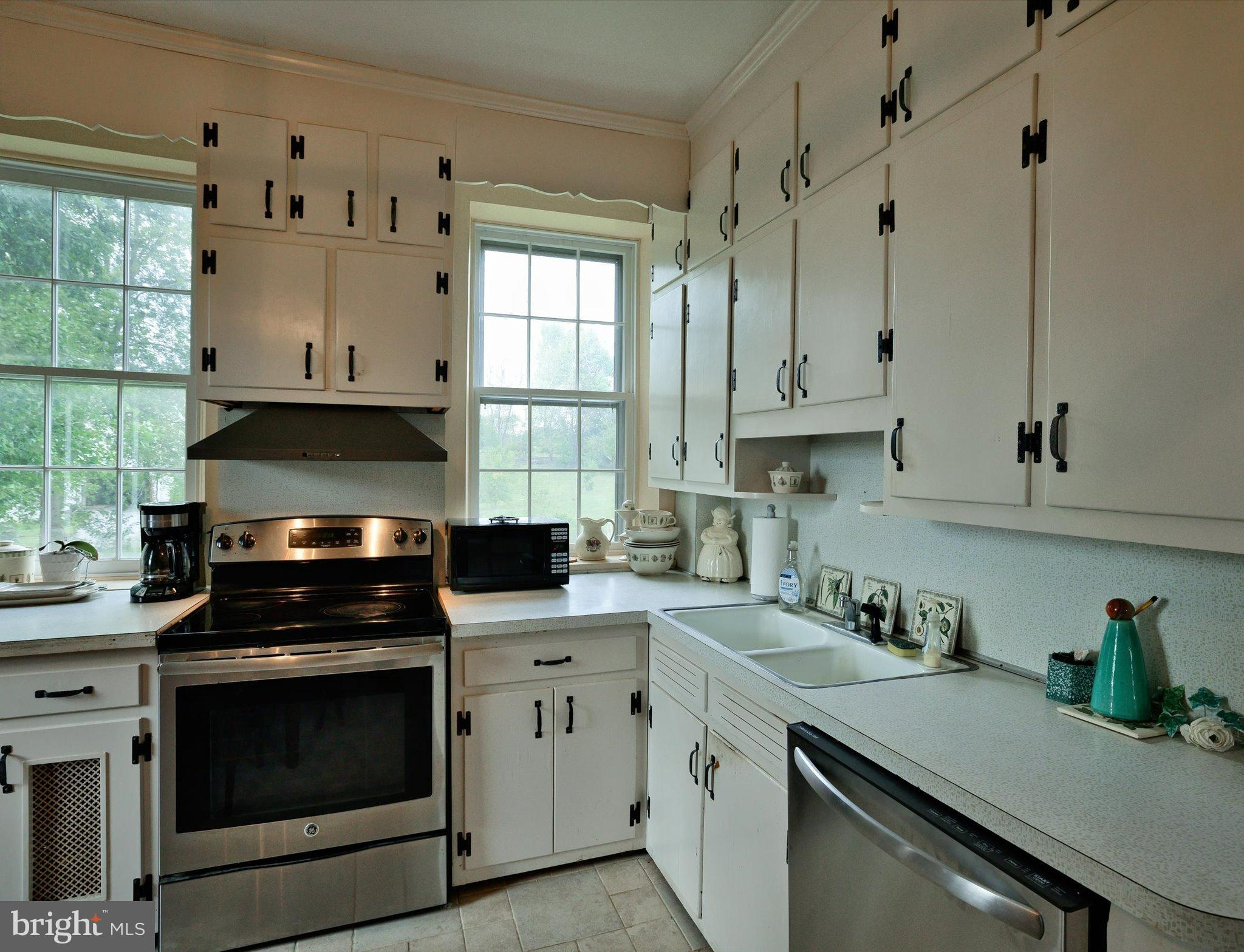 452 Sullivan Road Westminster, MD 21157 - Photo 16 of 63 kitchen