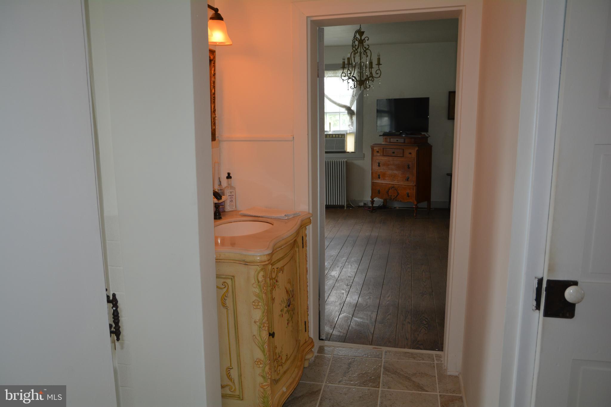 452 Sullivan Road Westminster, MD 21157 - Photo 32 of 63 separate sink area