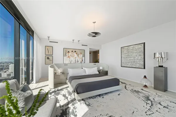 $7,500,000 | 1000 Biscayne Boulevard, Unit 3201, Miami, FL 33132
