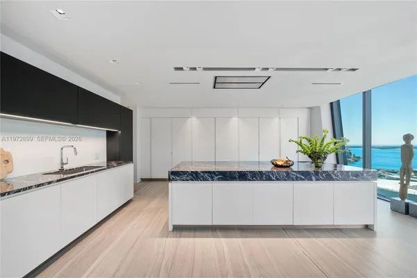 $7,500,000 | 1000 Biscayne Boulevard, Unit 3201, Miami, FL 33132