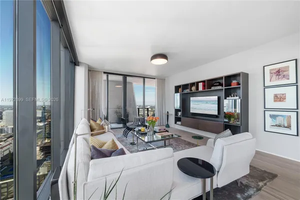 $7,500,000 | 1000 Biscayne Boulevard, Unit 3201, Miami, FL 33132